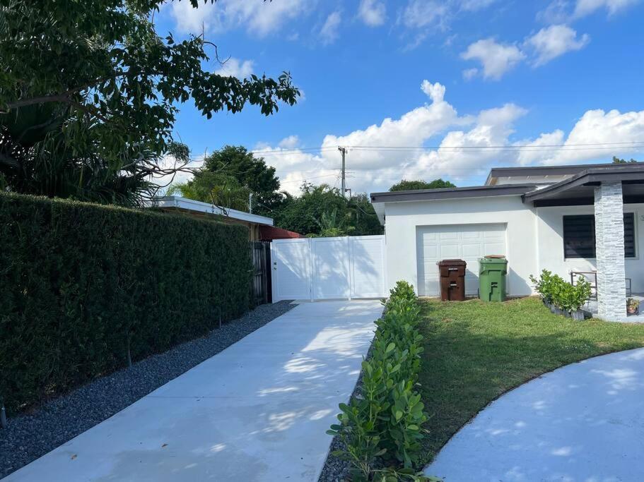 Stunning Deluxe Studio Hialeah Exterior foto